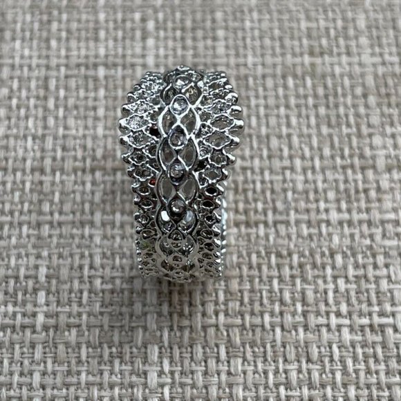 Fashion Rings Crystals Accent Women Ring Jewelry Silver Tone Ring Size 9 - Picture 4 of 9